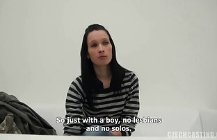 XXX 若いタジク人のカップルは、カメラの光の下で暗闇の中で交尾し、彼女の顔を隠すことを恥じている女の子 女性 向け av 鈴木 一徹