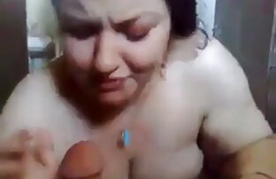 XXX 野生Gulnara空腹唇は密かに携帯電話で離陸している彼女の夫にコックを吸っています 女性 av 一徹